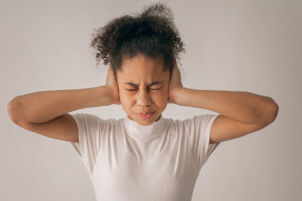 Sensibilité accrue aux odeurs et aux bruits, et si c’était la ménopause ?